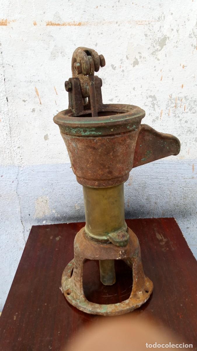 Antig&uuml;edades: Bomba de agua, antigua - Foto 3