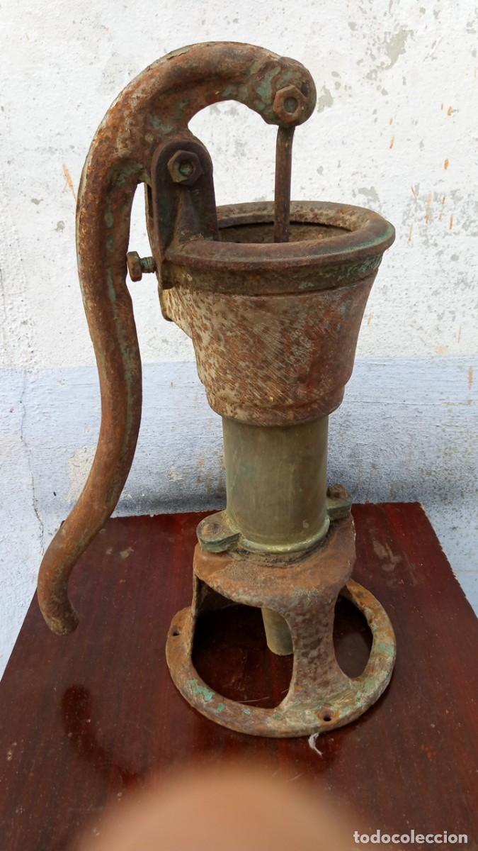 Antig&uuml;edades: Bomba de agua, antigua - Foto 4