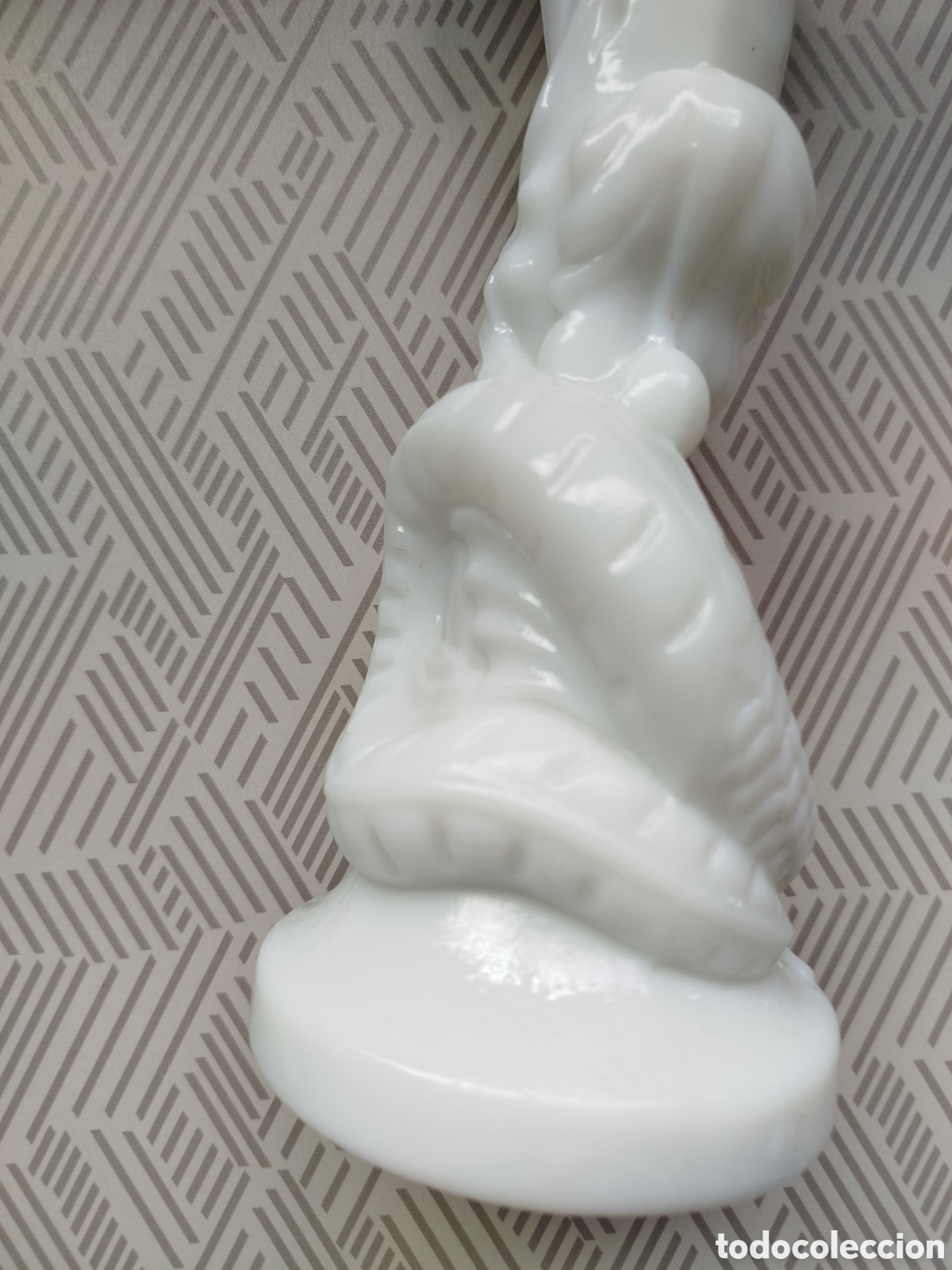 Antig&uuml;edades: Jarr&oacute;n de opalina blanca, con forma de cobra. - Foto 10
