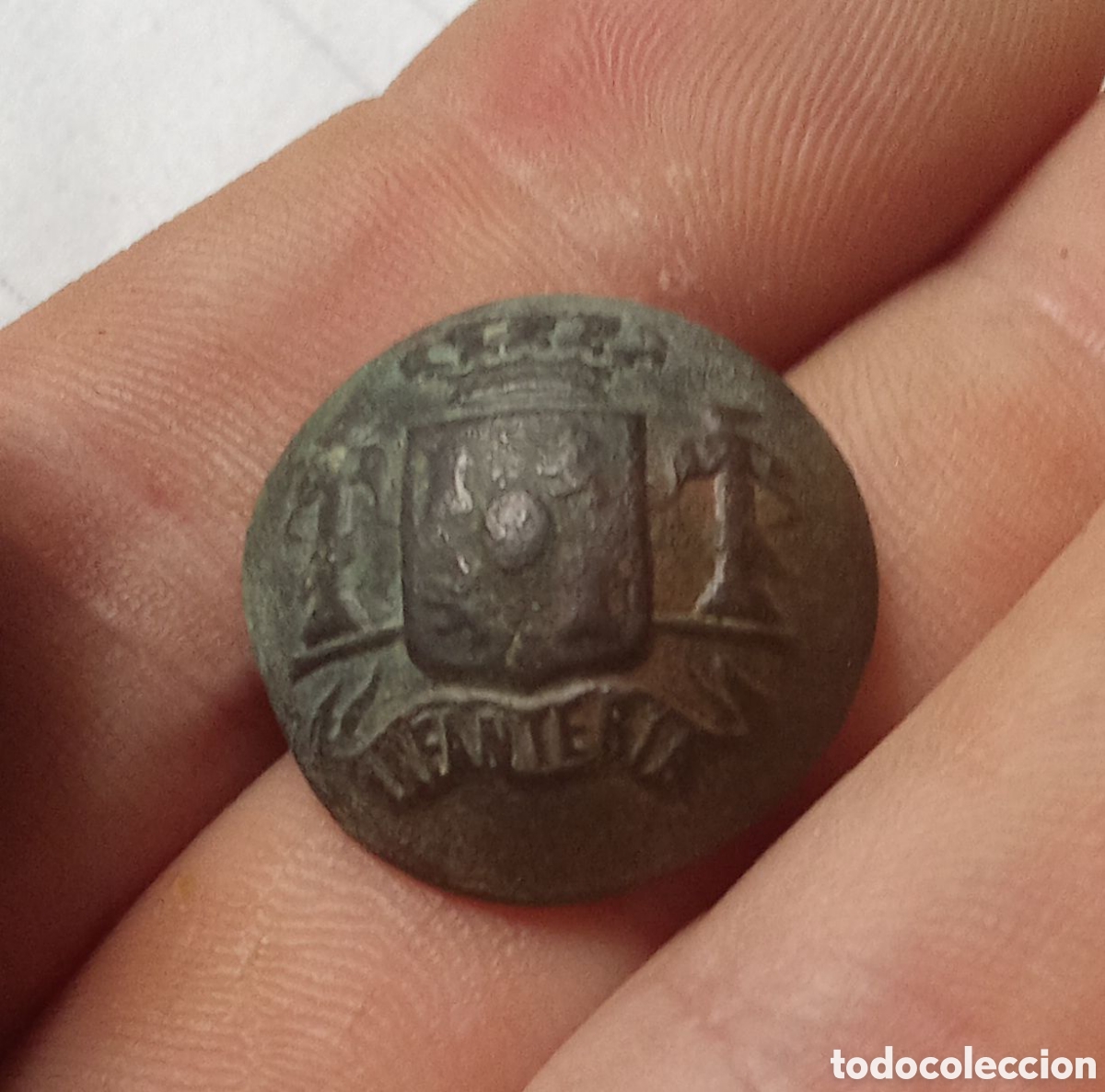 Antig&uuml;edades: BOT&Oacute;N MILITAR ANTIGUO ESPA&Ntilde;OL - Foto 1