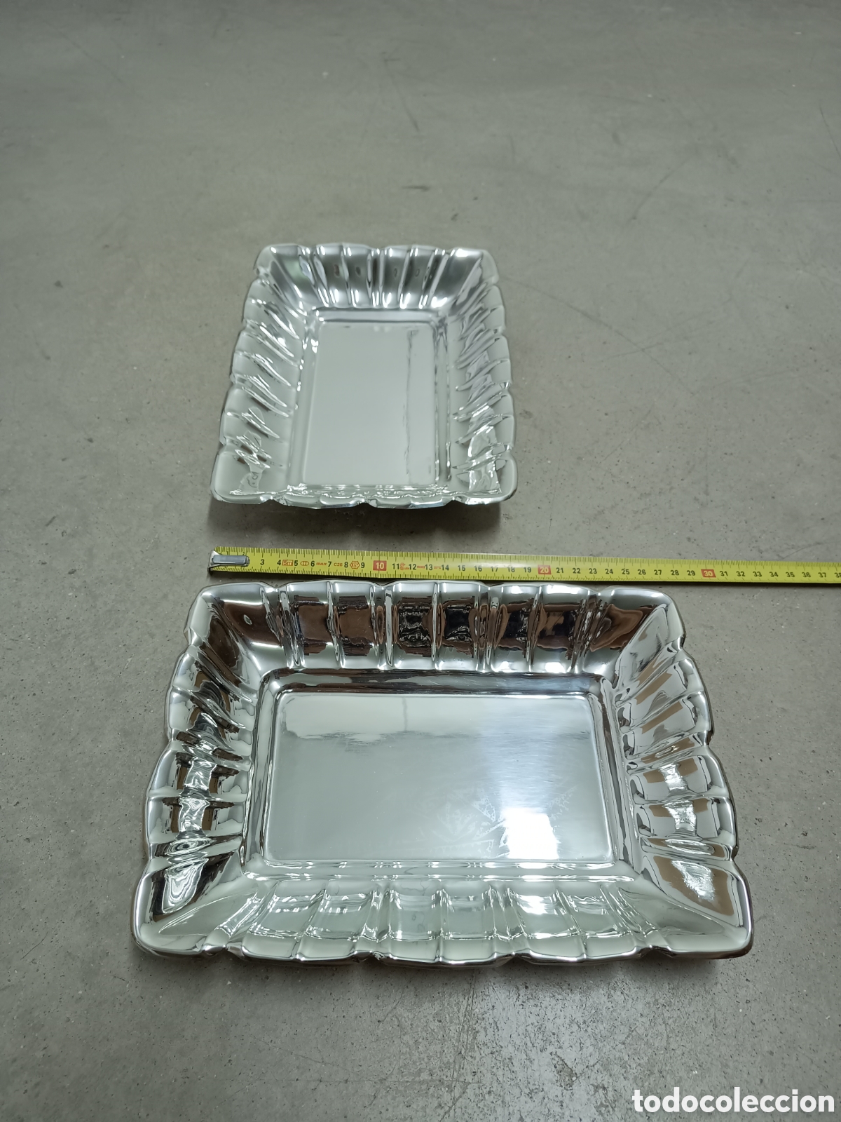 Antig&uuml;edades: 2 BANDEJAS CON BA&Ntilde;O DE PLATA NUEVAS - Foto 2