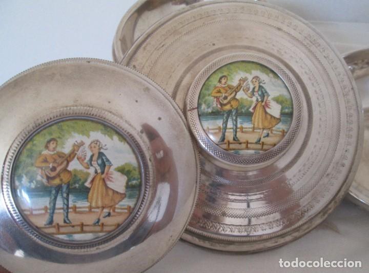 Antig&uuml;edades: Antiguo juego de tocador, polvera y guarda algodones en plaque. - Foto 3