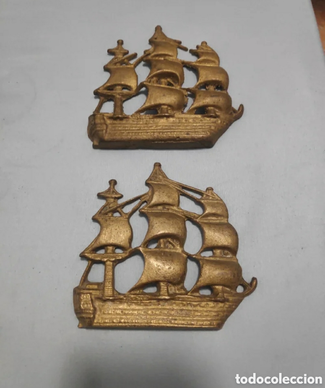 Antig&uuml;edades: 2 galeones de laton para pared - Foto 1