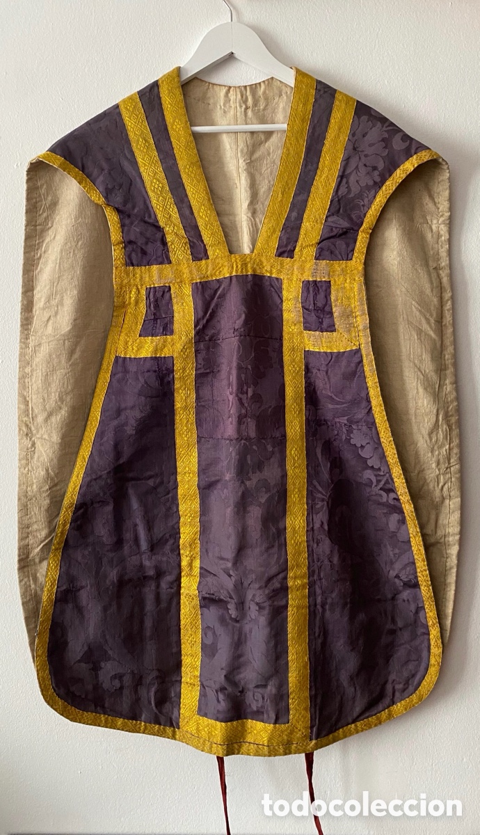 Antig&uuml;edades: Casulla francesa en damasco morado - Foto 2