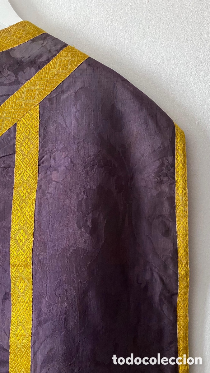 Antig&uuml;edades: Casulla francesa en damasco morado - Foto 6