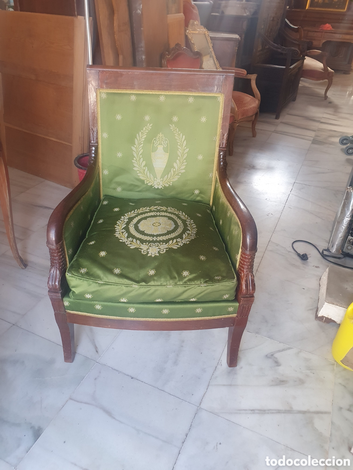 Antig&uuml;edades: Sillon de imperio en caoba del final del 1800 - Foto 1