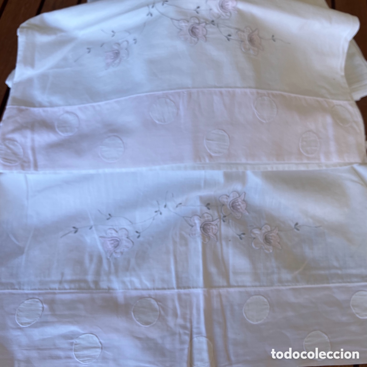 Antig&uuml;edades: S&aacute;bana y funda con cenefa de flores patchword - Foto 11