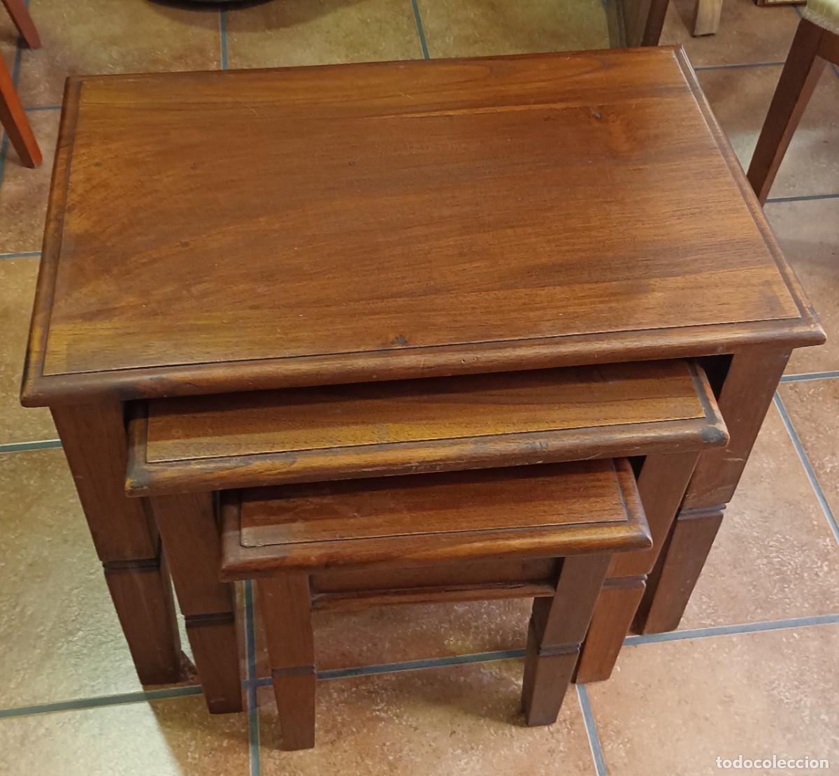 Antig&uuml;edades: TRIO DE MESAS NIDO DE MADERA DE TEKA - Foto 1