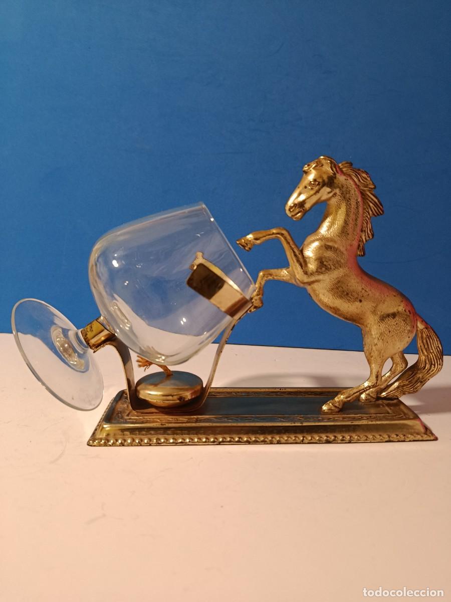 Antig&uuml;edades: CALIENTA COPAS CABALLO DORADO - Foto 2