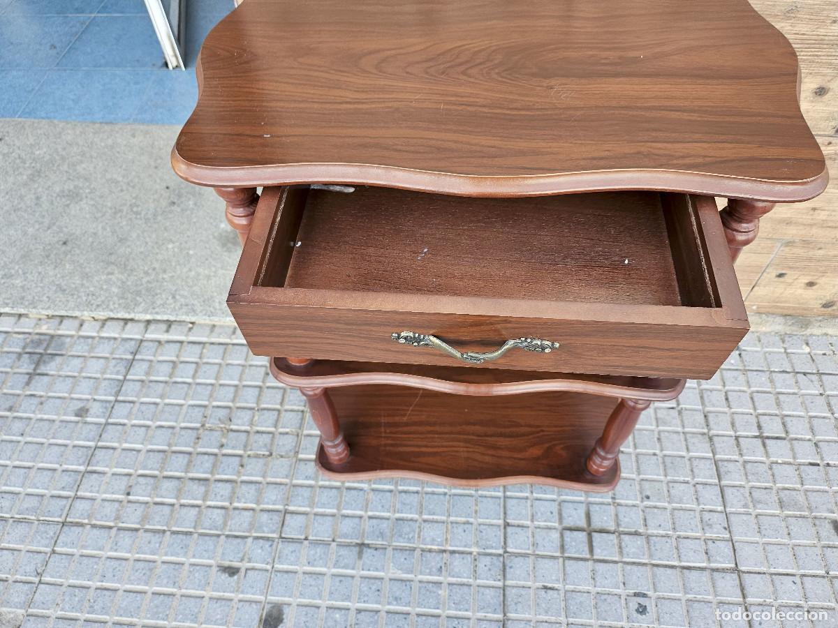 Antig&uuml;edades: mesita de televisor nogal - Foto 4