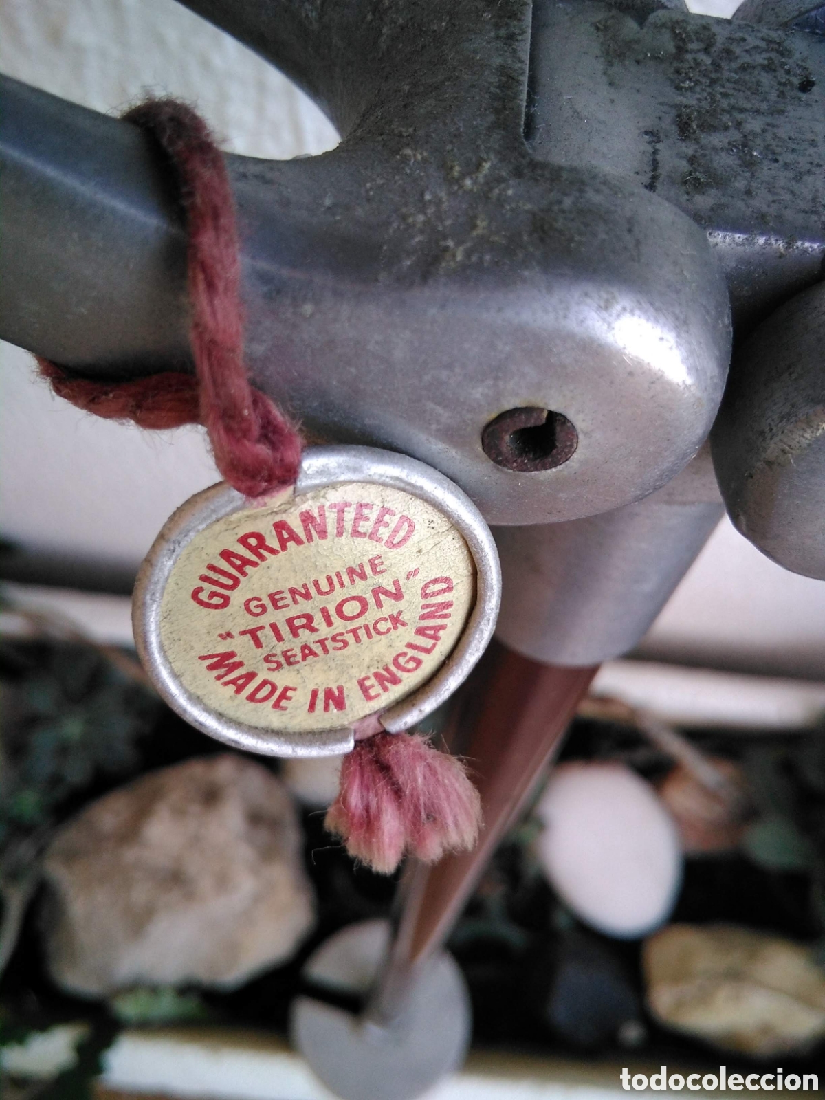 Antig&uuml;edades: Baston Asiento de acero y piel - Foto 2