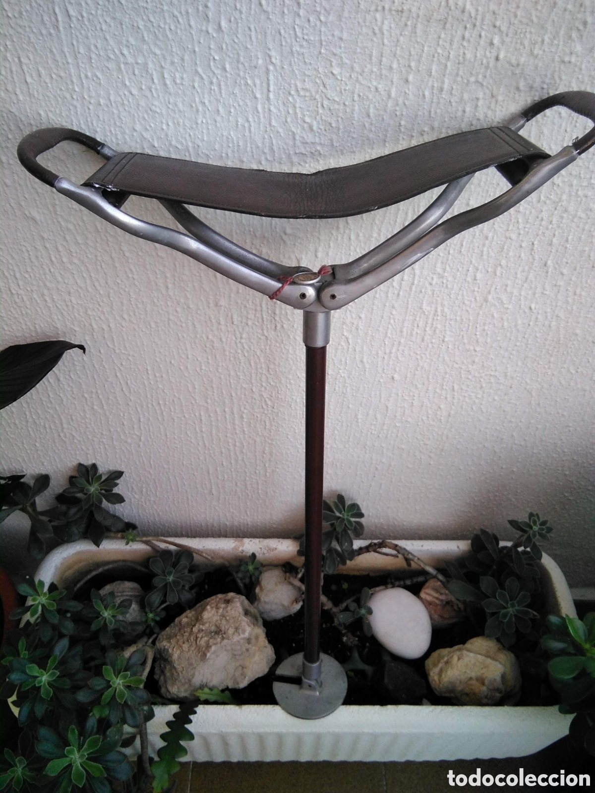 Antig&uuml;edades: Baston Asiento de acero y piel - Foto 1