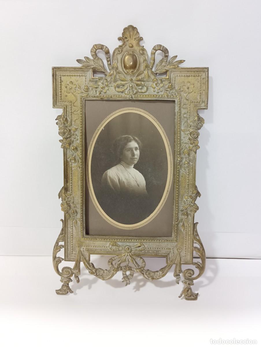 Antig&uuml;edades: MARCO DE BRONCE CON RETRATO ANTIGUO - Foto 1