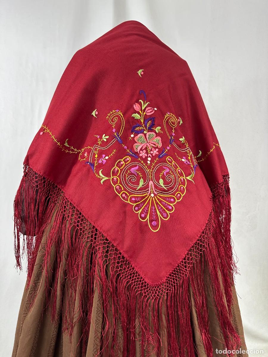 Antig&uuml;edades: Pa&ntilde;uelo de merino rojo, bordado - Foto 2