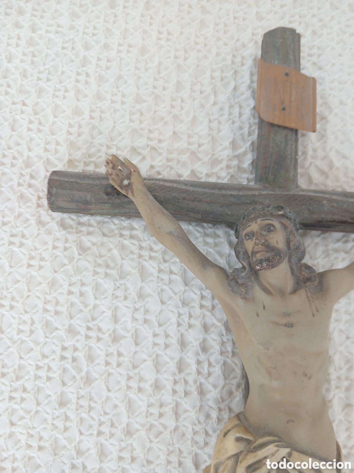 Antig&uuml;edades: Crucifijo escayola y madera - Foto 5