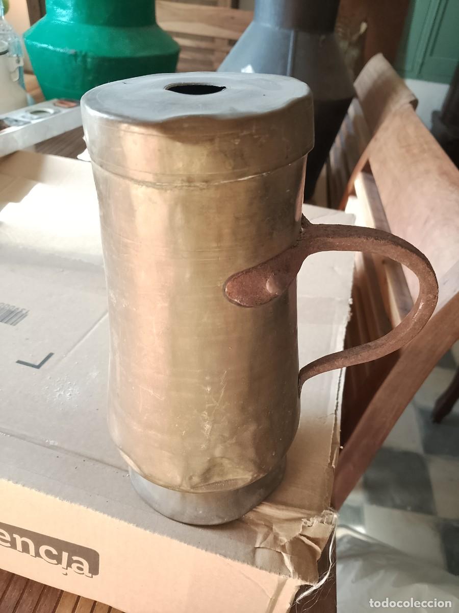 Antig&uuml;edades: Antigua chocolatera de metal - Foto 4