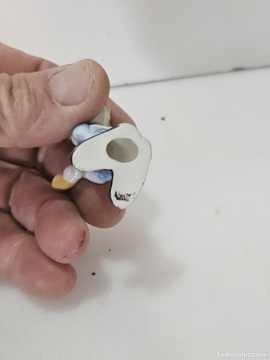 Antig&uuml;edades: peque&ntilde;a figurilla de porcelana - Foto 4