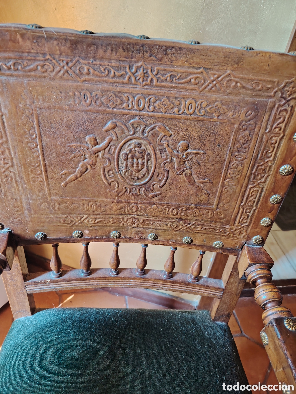 Antig&uuml;edades: Sill&oacute;n de terciopelo y cuero - Foto 2