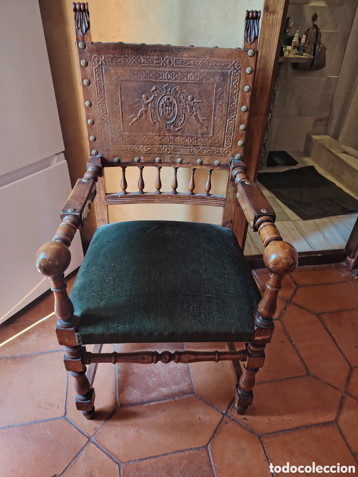 Antig&uuml;edades: Sill&oacute;n de terciopelo y cuero - Foto 1