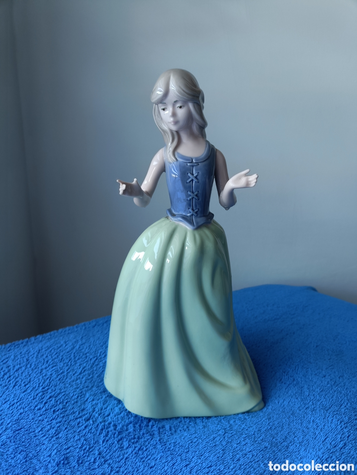 Antig&uuml;edades: FIGURAS LLADRO, NAO, NADAL... - Foto 5