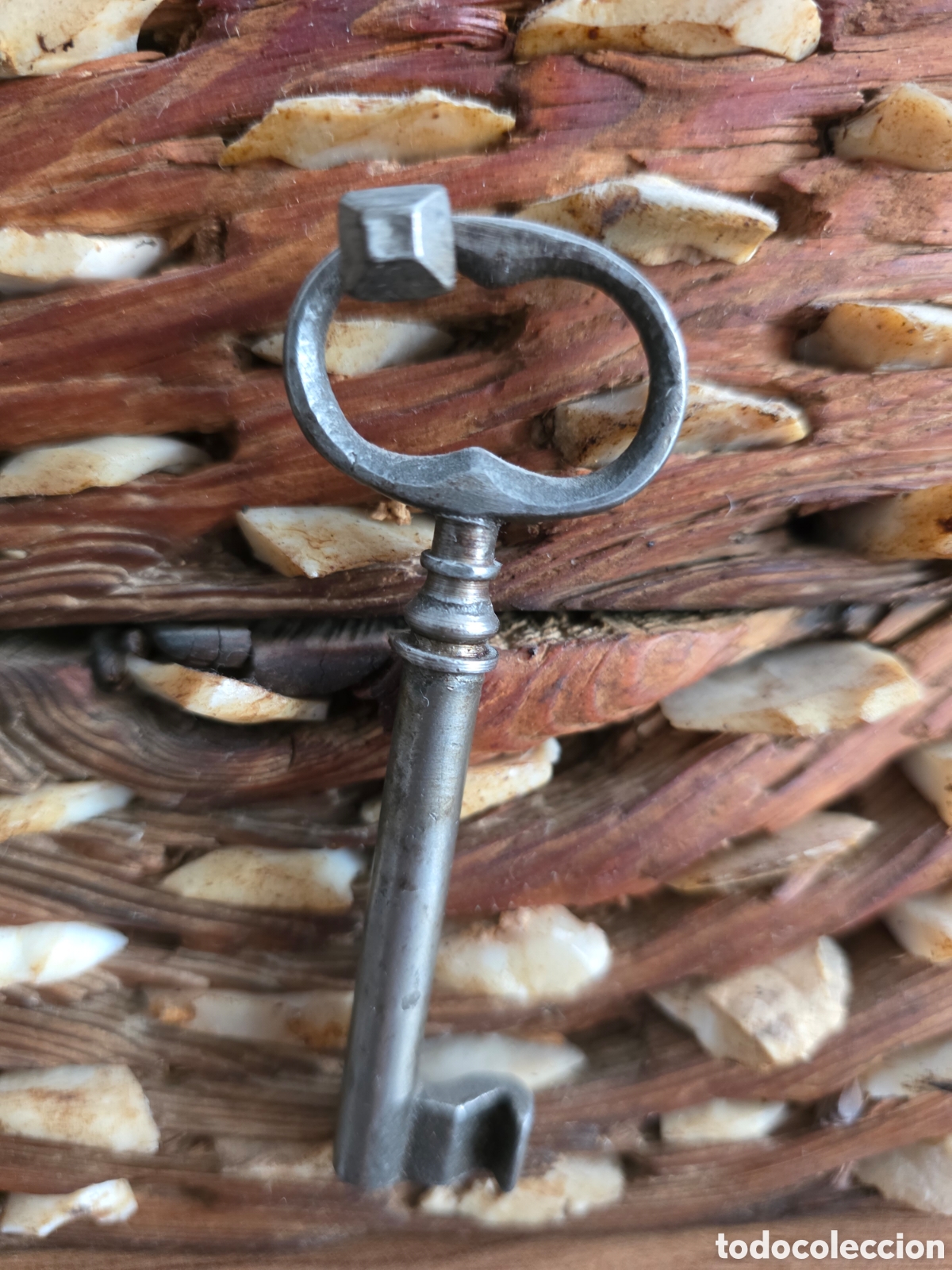 Antig&uuml;edades: Tabl&oacute;n de trillo colgador llaves - Foto 6