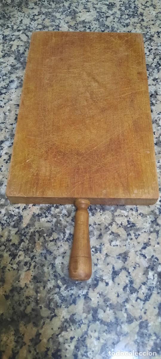 Antig&uuml;edades: ANTIGUA TABLA DE MADERA DE COCINA - Foto 1