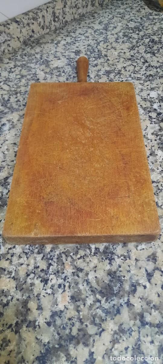 Antig&uuml;edades: ANTIGUA TABLA DE MADERA DE COCINA - Foto 2