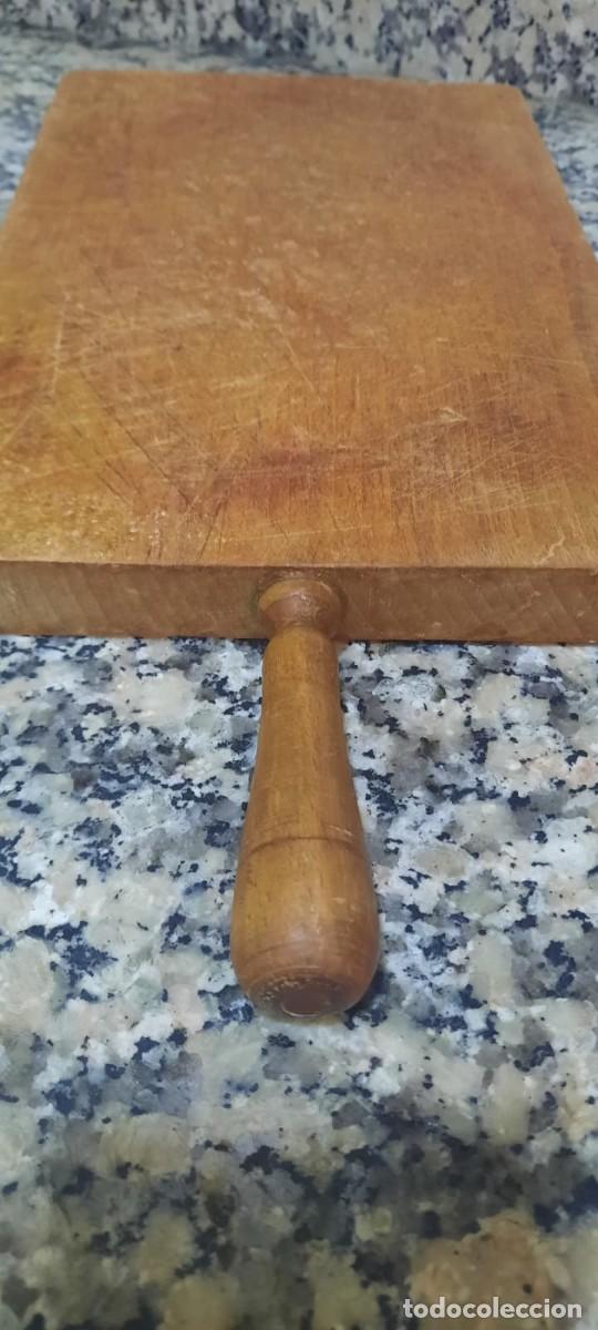 Antig&uuml;edades: ANTIGUA TABLA DE MADERA DE COCINA - Foto 3