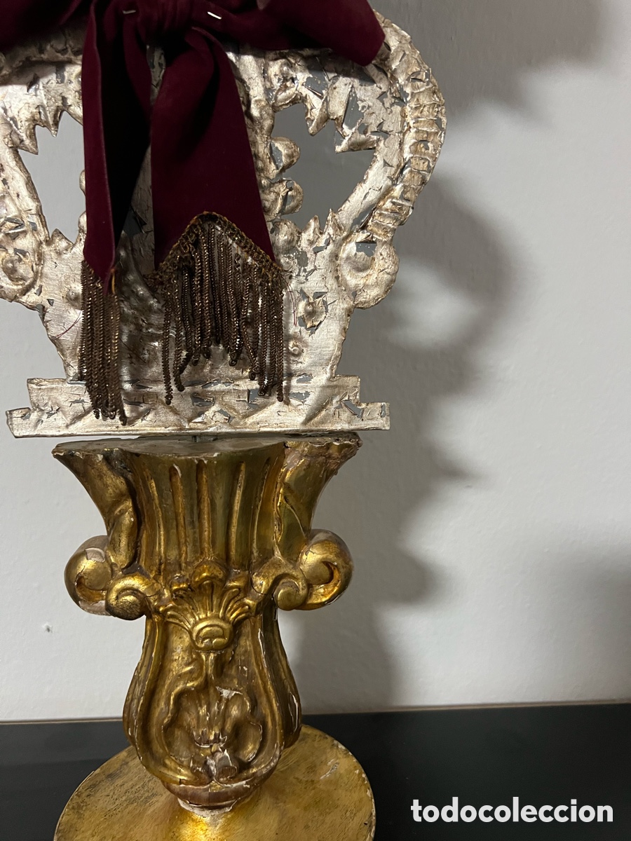 Antig&uuml;edades: Pareja de jarrones con flores de metal - Foto 4