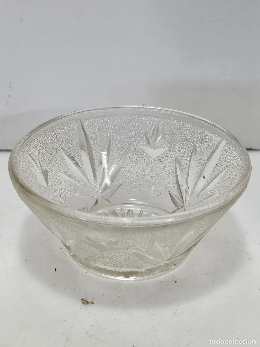 Antig&uuml;edades: cuenco de cristal labrado - Foto 1