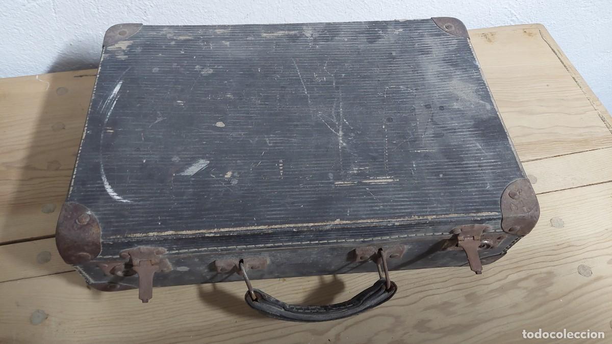 Antig&uuml;edades: Antigua maleta sin llaves - Foto 1