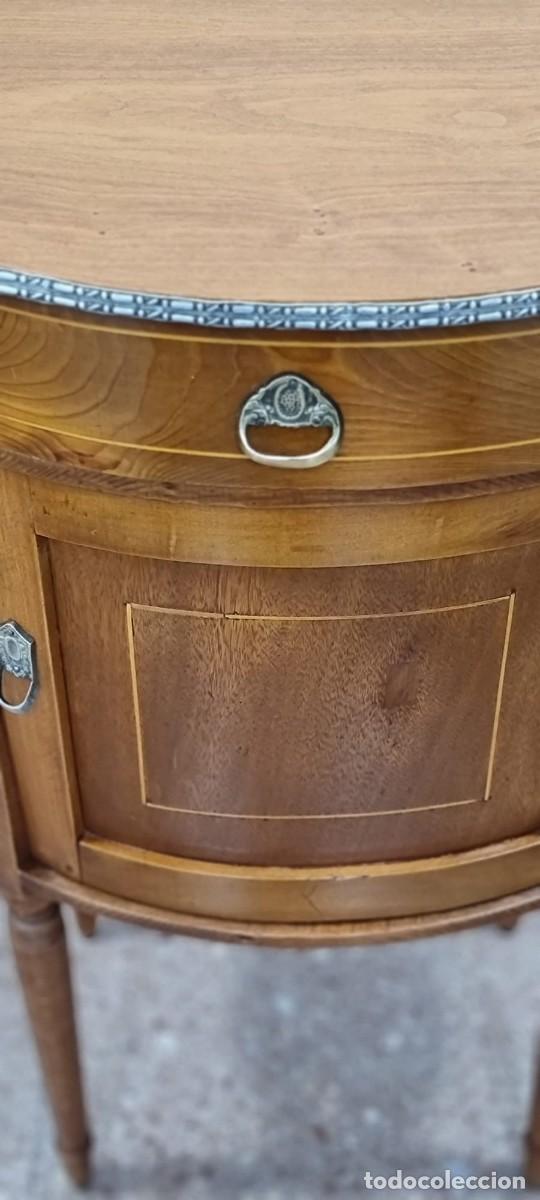 Antig&uuml;edades: Mueble auxiliar cl&aacute;sico de madera - Foto 3