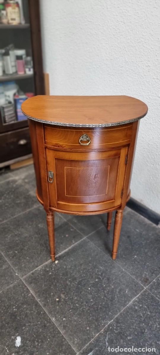 Antig&uuml;edades: Mueble auxiliar cl&aacute;sico de madera - Foto 6
