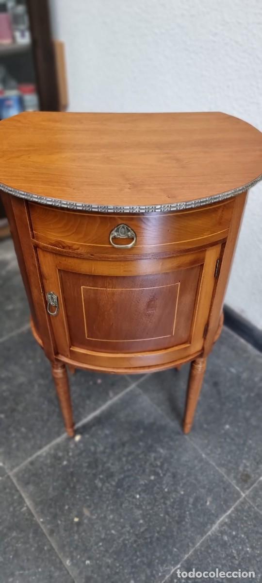 Antig&uuml;edades: Mueble auxiliar cl&aacute;sico de madera - Foto 7
