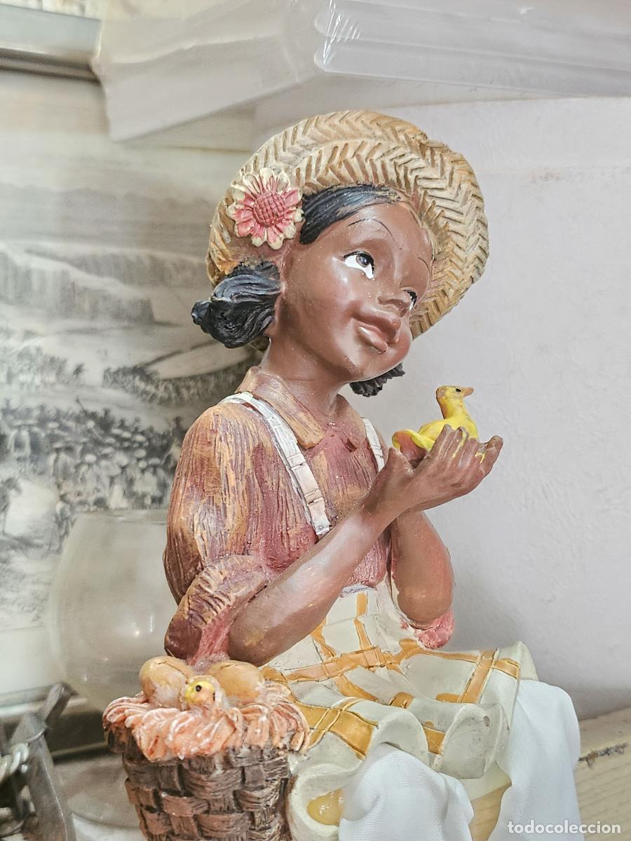 Antig&uuml;edades: figura acrilica sentada - Foto 2