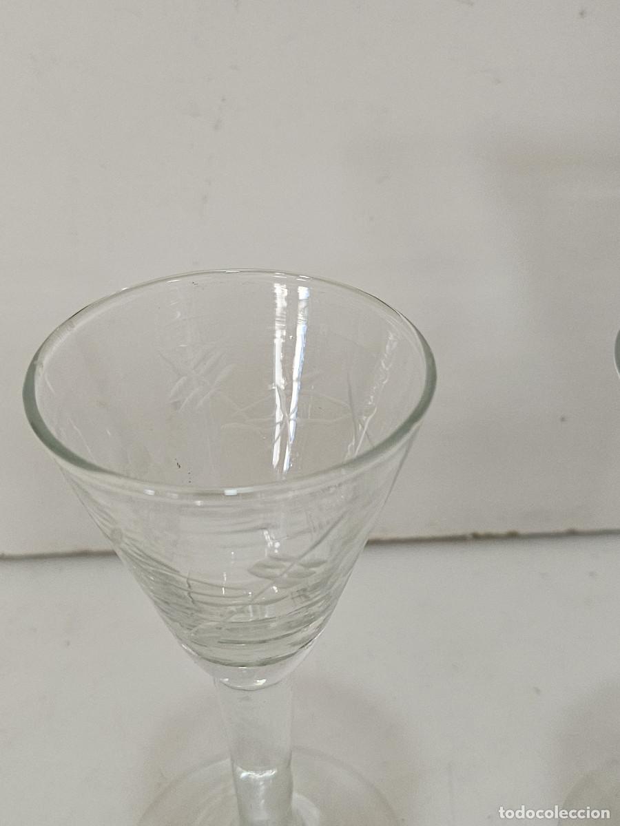 Antig&uuml;edades: 2 copas de cristal labrado - Foto 3
