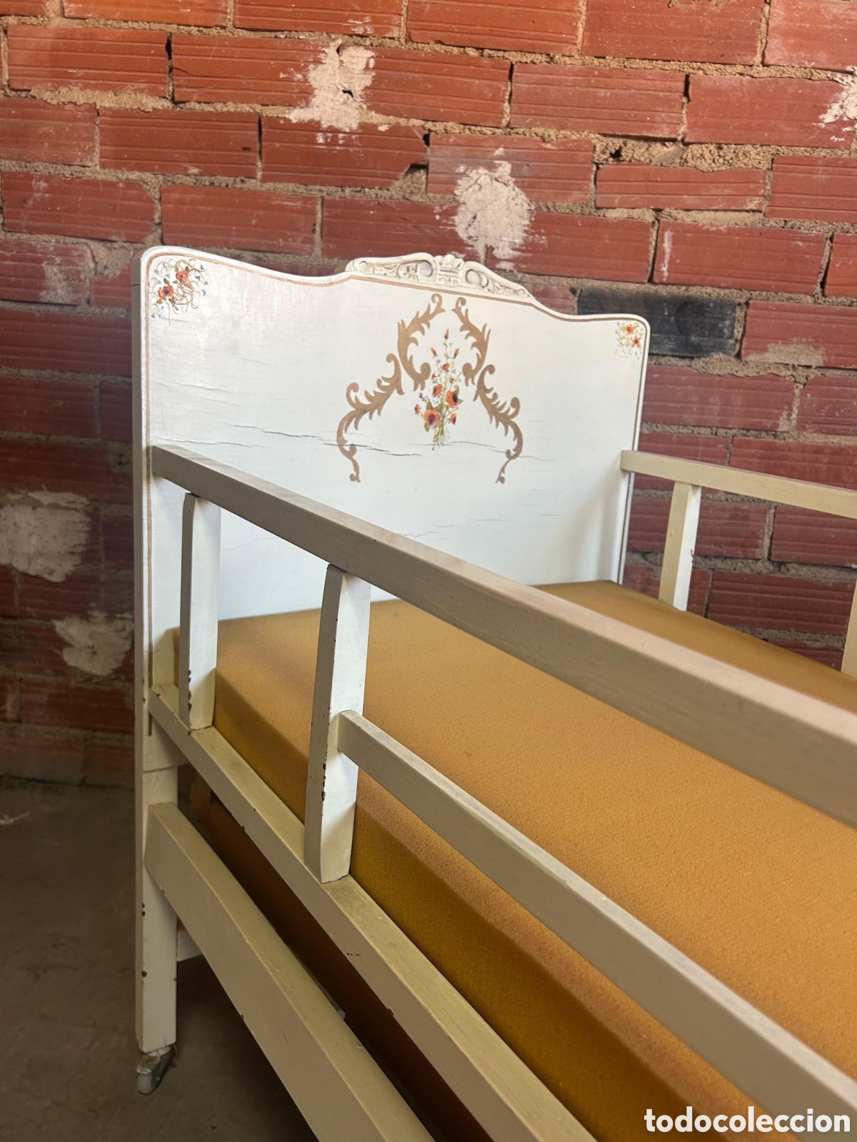 Antig&uuml;edades: Cuna de madera para bebe - Foto 4