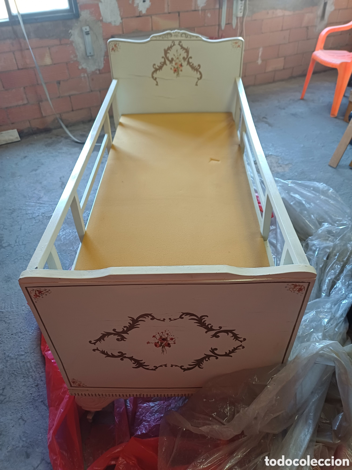 Antig&uuml;edades: Cuna de madera para bebe - Foto 5