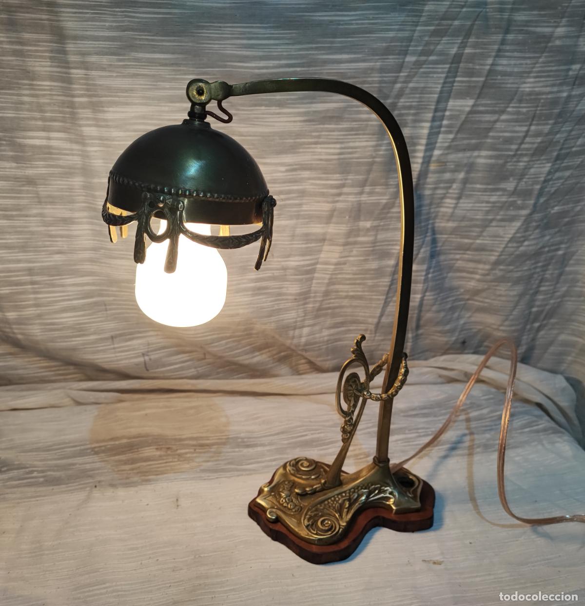 Antig&uuml;edades: EXCELENTE LAMPARA DE MESA MODERNISTA - Foto 1