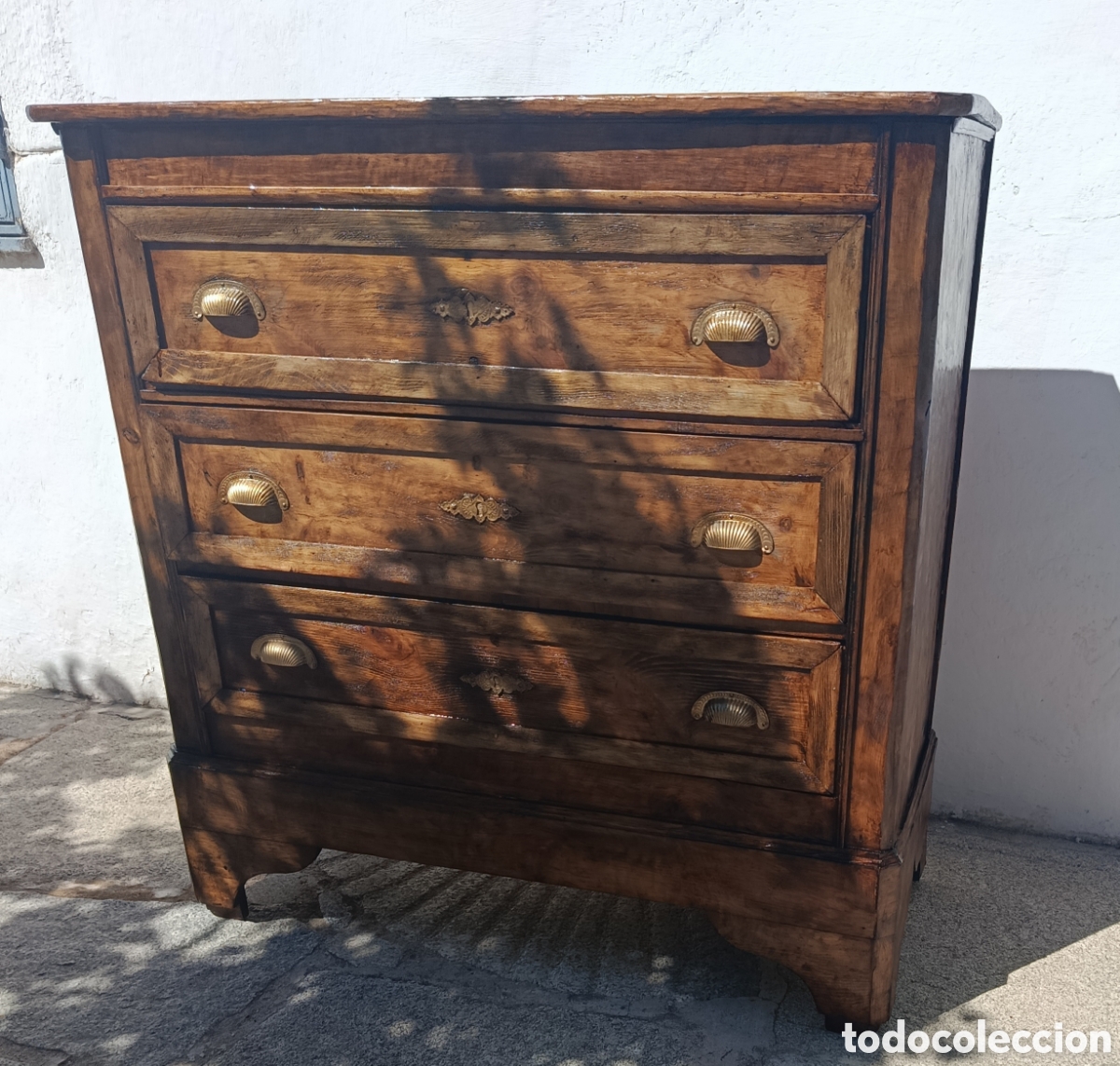 Antig&uuml;edades: C&oacute;moda antig&uuml;a de madera - Foto 1
