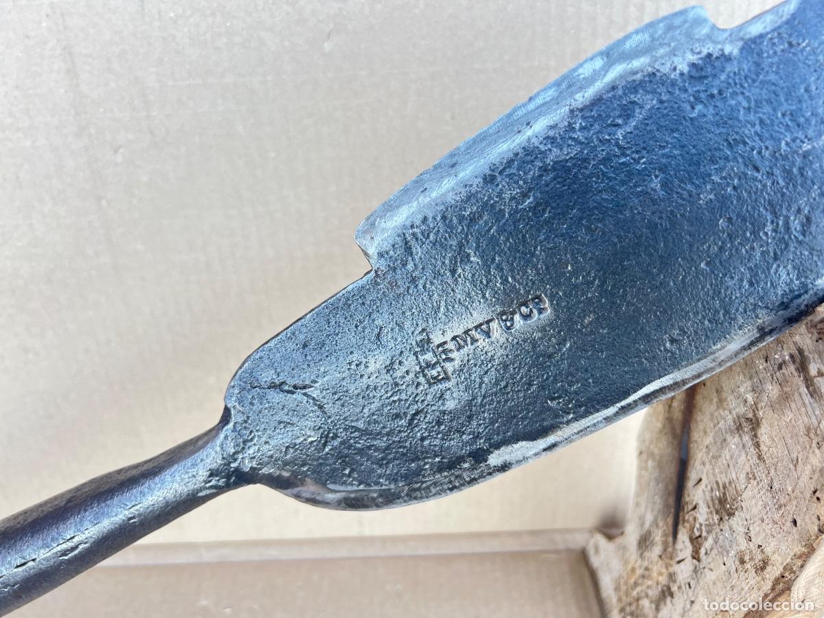 Antig&uuml;edades: Podon ingl&eacute;s con marcas y mango 70 cm - Foto 4