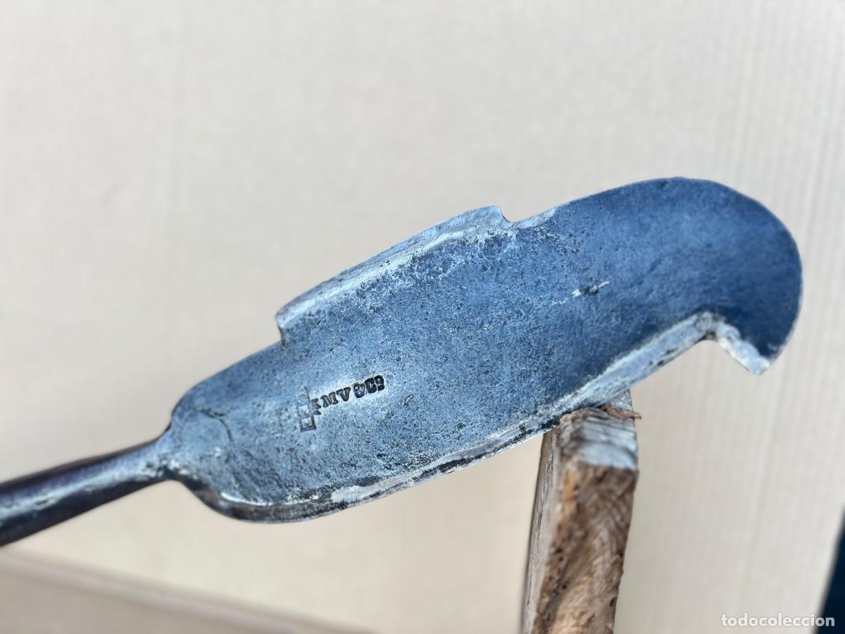 Antig&uuml;edades: Podon ingl&eacute;s con marcas y mango 70 cm - Foto 6