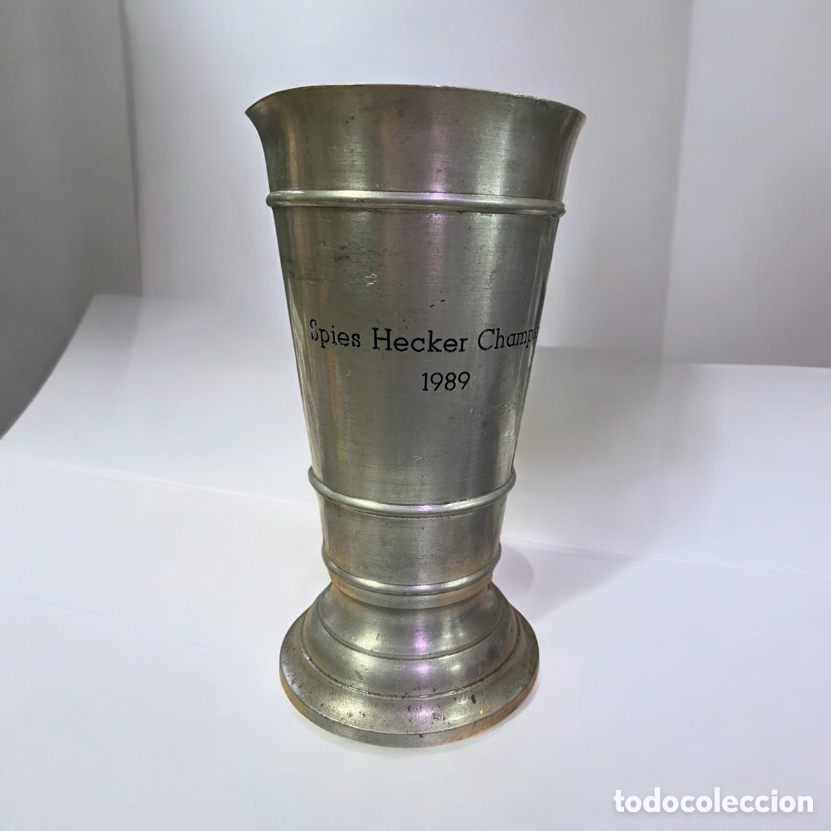 Antig&uuml;edades: Copa trofeo de peltre - Foto 1