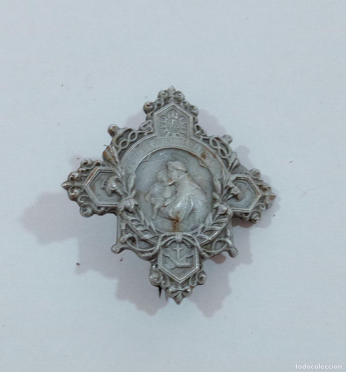 Antig&uuml;edades: BROCHE RELIGIOSO. PROTECTOR. ALUMINIO - Foto 1