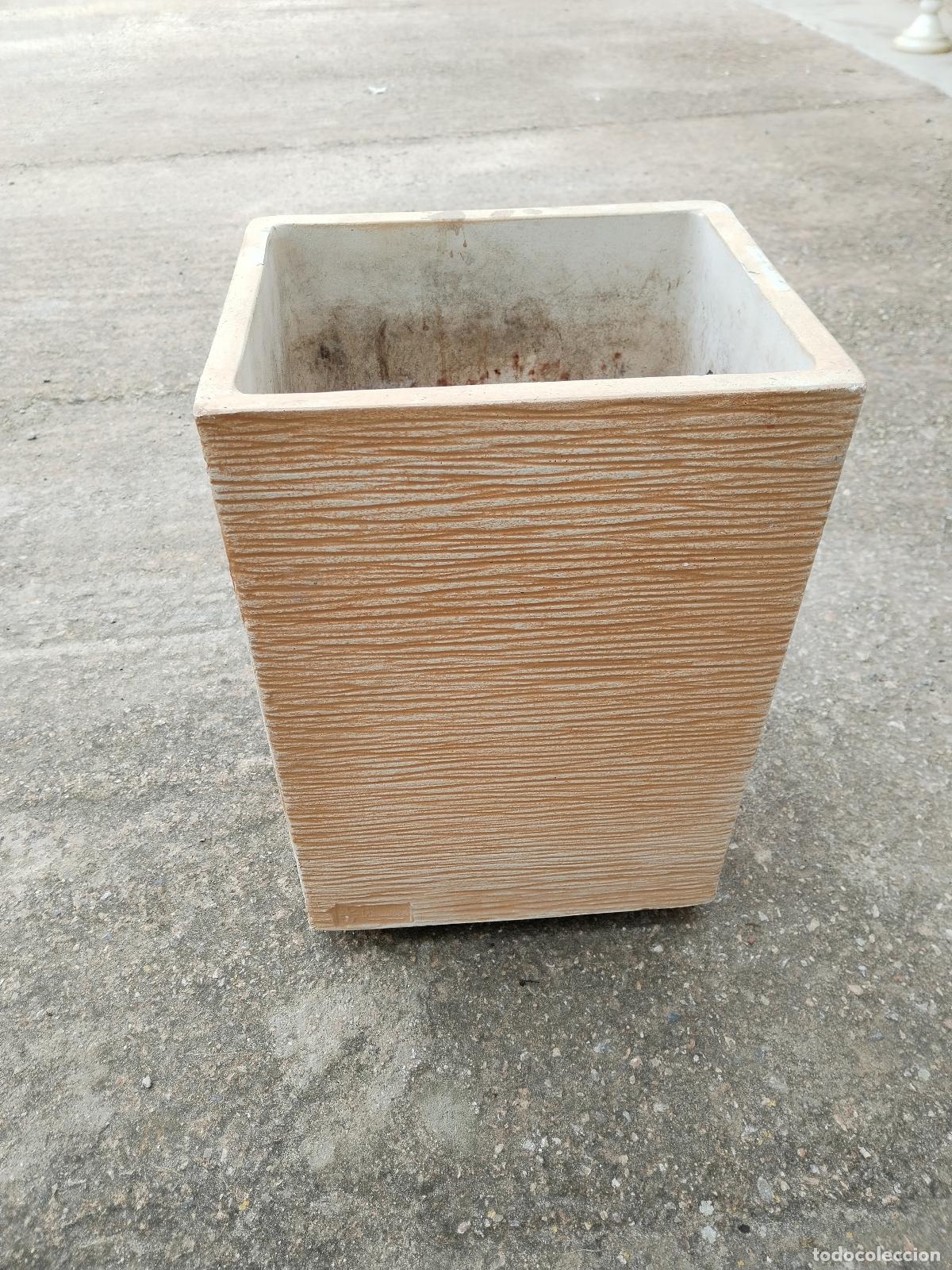 Antig&uuml;edades: macetero moderno de piedra artificial - Foto 2