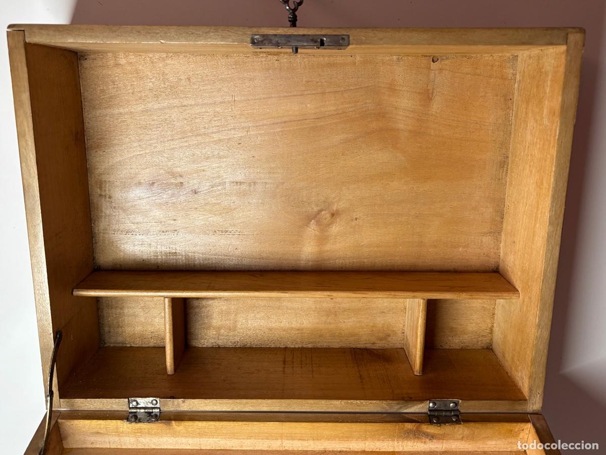 Antig&uuml;edades: Caja de madera con llave - Foto 4