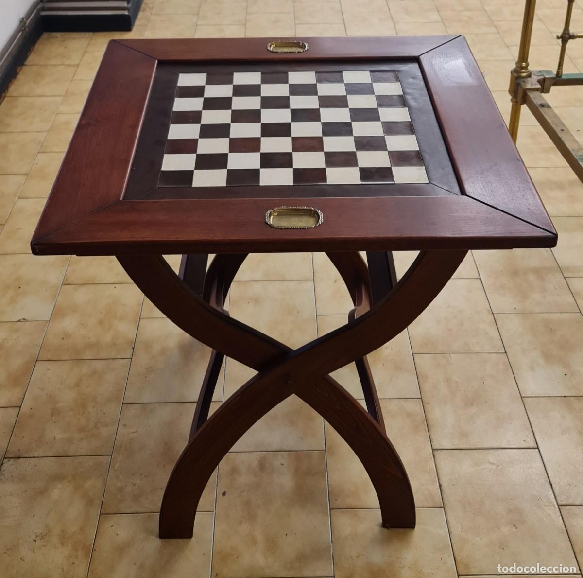 Antig&uuml;edades: Mesa tablero de ajedrez y figuras egipcias - Foto 2