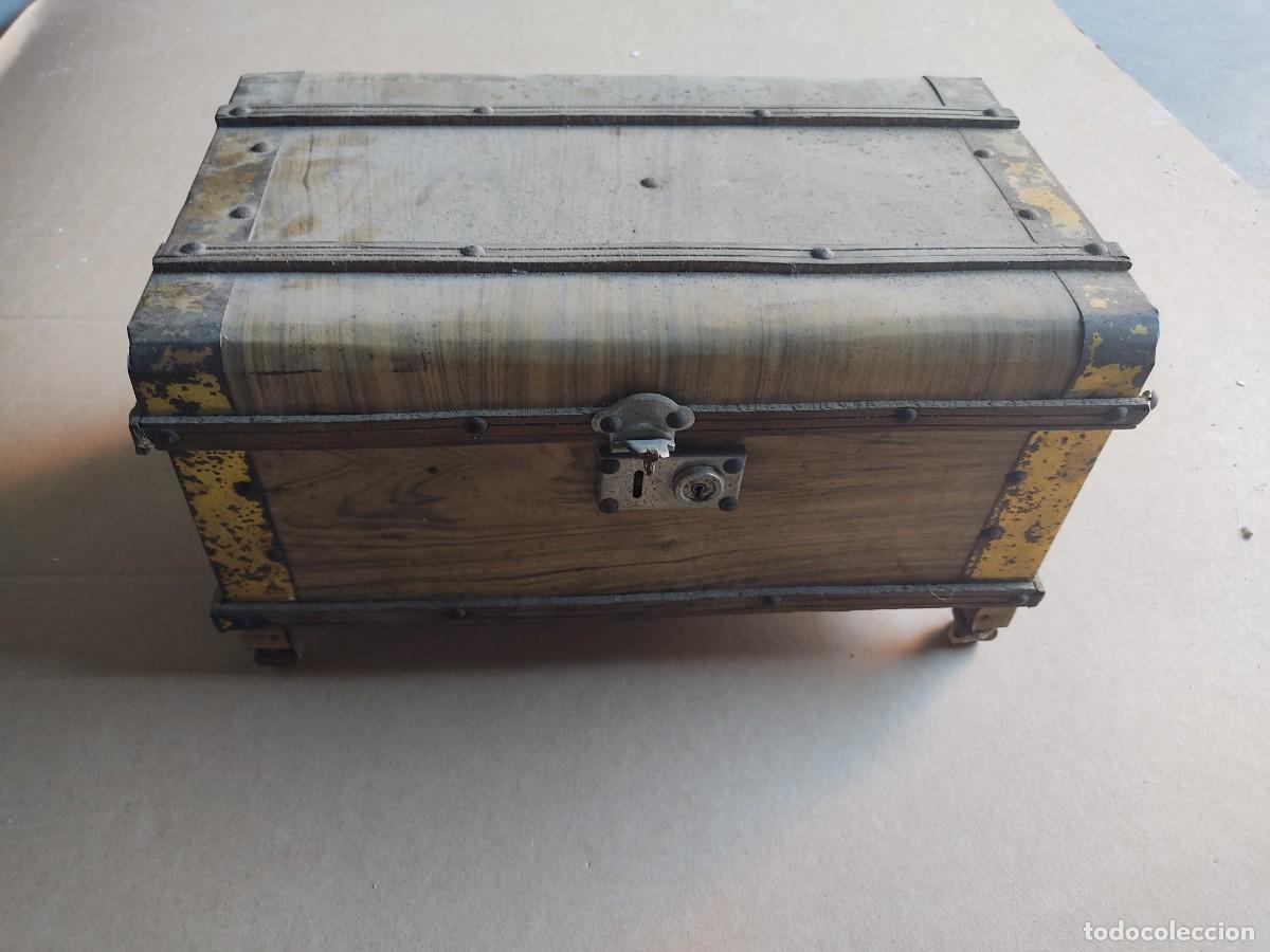 Antig&uuml;edades: BAUL PEQUE&Ntilde;O PARA RESTAURAR - Foto 1