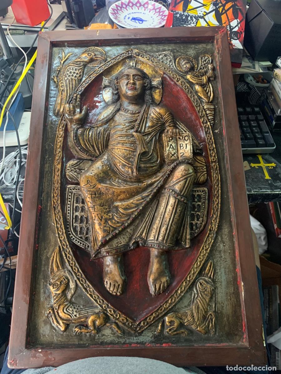 Antig&uuml;edades: CRISTO TALLADO EN MADERA 55X 22 CM - Foto 1