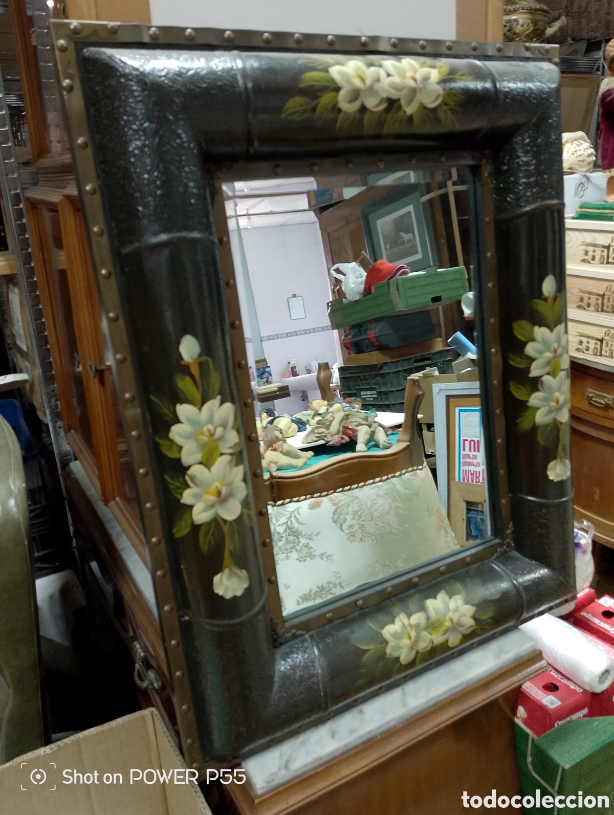 Antig&uuml;edades: Espejo repujado en cuero - Foto 2